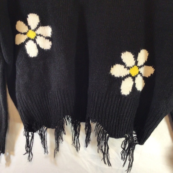 Rue 21 Large Black Daisy Distressed Sweater Grunge Y2K Indie Ripped Hem Crop Top - Picture 4 of 7